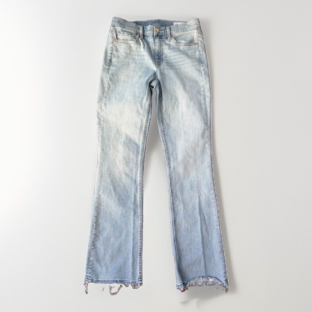 GAP Baby Boot Jeans Womens Size 6 / 28 Light Wash Mid Rise Denim Frayed Raw Hem